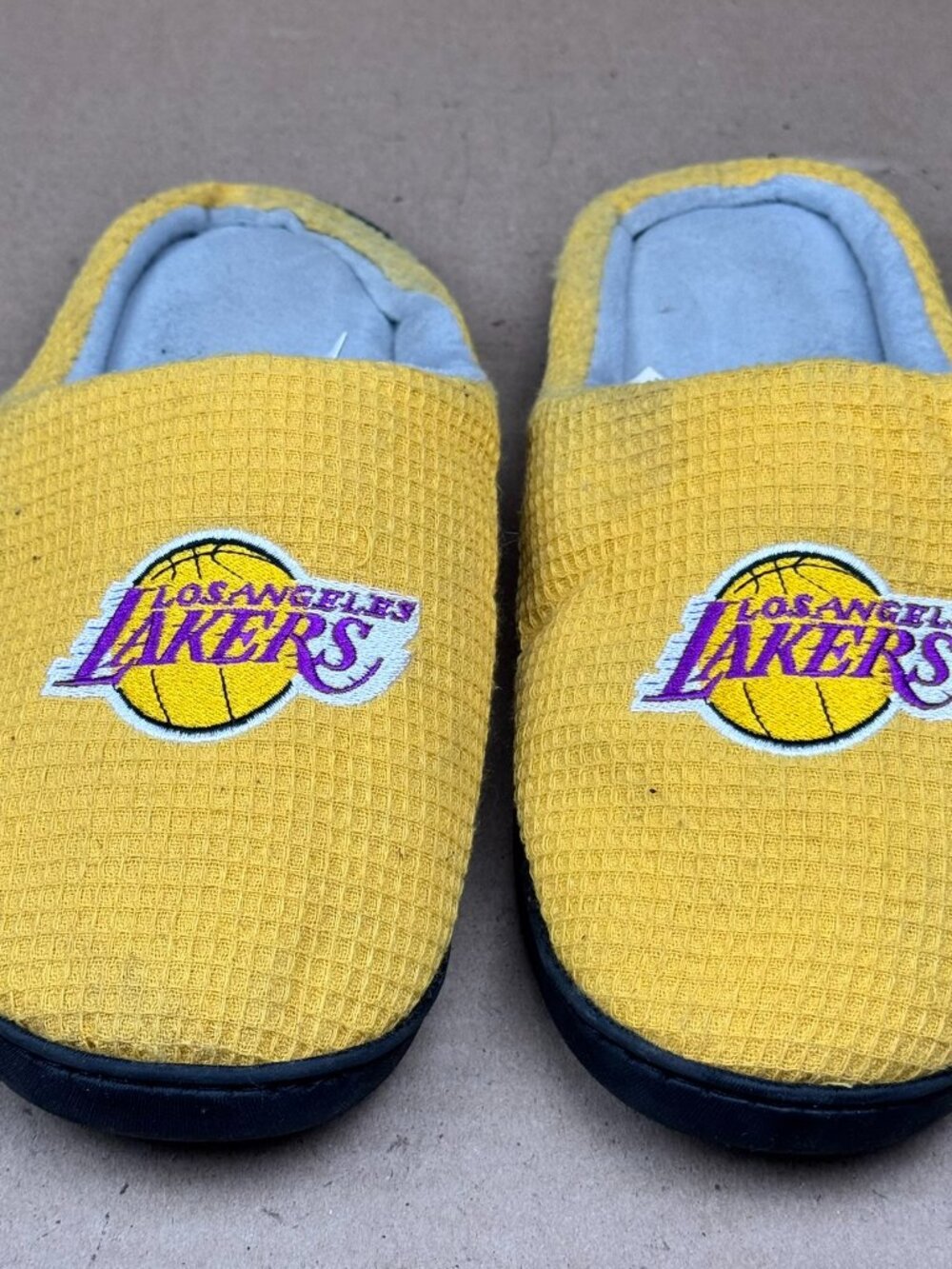 FOCO Los Angeles Lakers Men's Slippers Large 11-12 Yellow Clog House Shoes